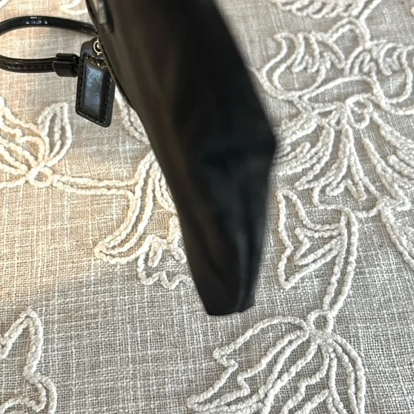 Coach EUC Black Nylon /Patent C Logo Wristlet/Card Holder - Picture 8 of 9